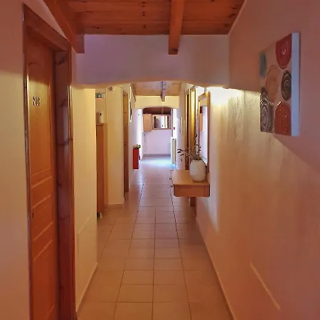 Brati Ii Hotel