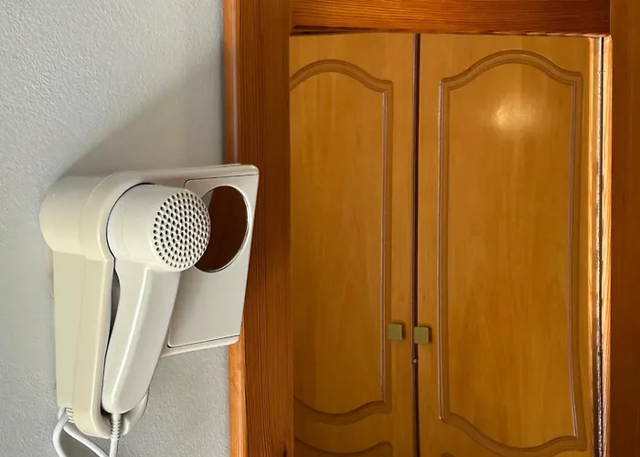 Brati Ii מלון 2*